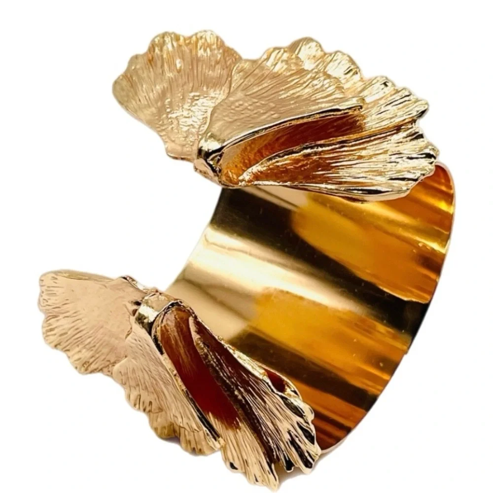 🍋2/$30 New Gold Leaf Cuff Bracelet - Picture 3 of 4